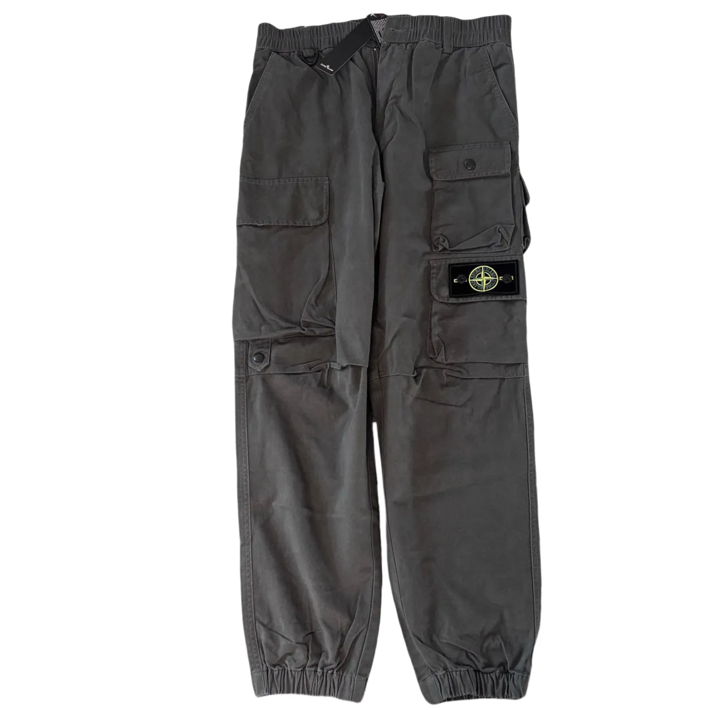 P320 STONE ISLAND/STONE ISLAND thickened washed overalls Stone Island simple basic badge leggings overalls Washing method: wash light/dark colors separately or choose dry cleaning Original quality Must-have in all seasons The leggings version is a very simple, handsome and stylish one for men and women 👖 Made of washed cotton fabric, the micro-elastic texture is very soft and comfortable, the upper body is super versatile and can be worn by anyone. The loose version is suitable for all kinds of body types who like to wear it quickly. Color: black gray army green khaki